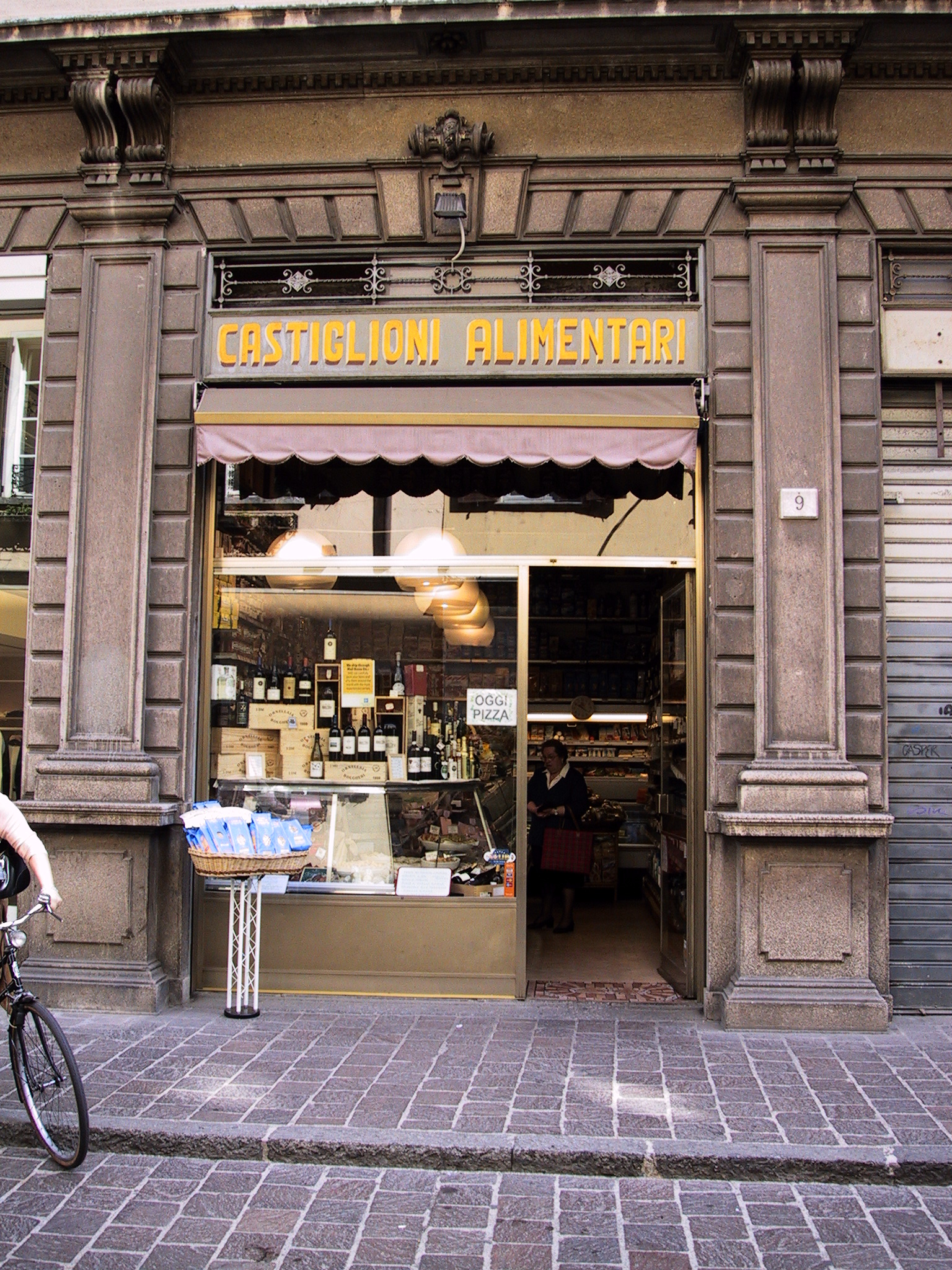 La storica salumeria Castiglioni